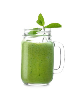 Beyaz arka plan üzerinde sağlıklı smoothie Mason kavanoz