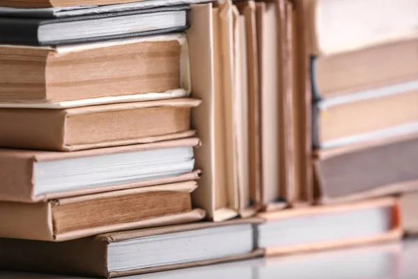 Muitos livros diferentes, vista close-up — Fotografia de Stock