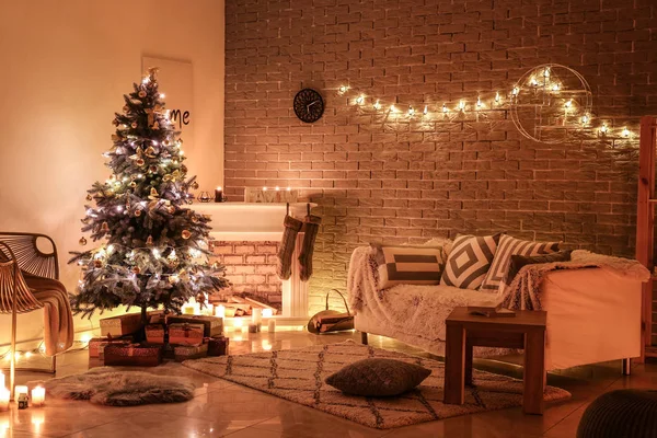 Belo interior do quarto decorado para o Natal — Fotografia de Stock