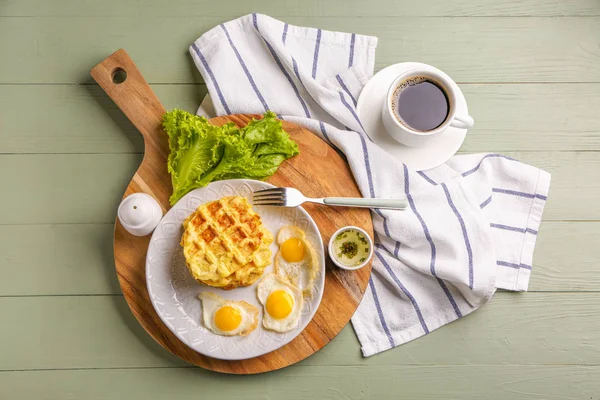 Komposition med läckra squash våfflor och stekt ägg på bordet — Stockfoto