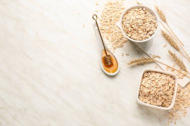 Hafif masada bal ile yulaf gevreği