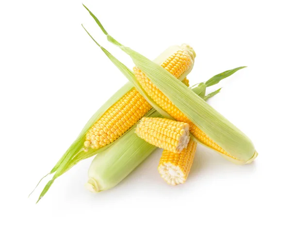 Свіжі кукурудзяні цицьки на білому тлі — стокове фото