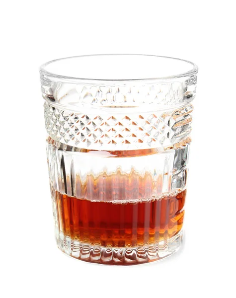 Ποτήρι ουίσκι σε λευκό φόντο — Φωτογραφία Αρχείου