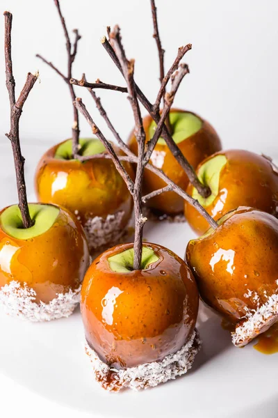 Läckra godis äpplen på dessert Stand — Stockfoto