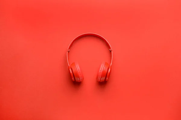 Modern fejhallgató színes háttér — Stock Fotó