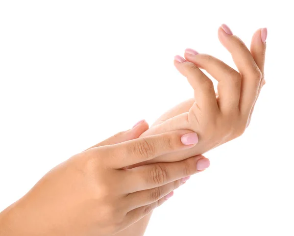 Mãos femininas com bela manicure no fundo branco — Fotografia de Stock