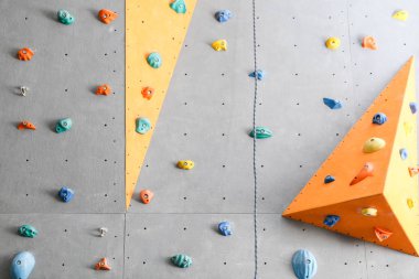 Tırmanma ile Duvar spor salonunda tutar