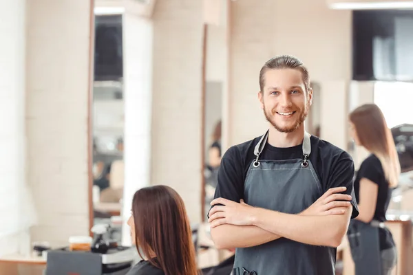 Portrait of male hairdresser in salon — Stock Photo, Image