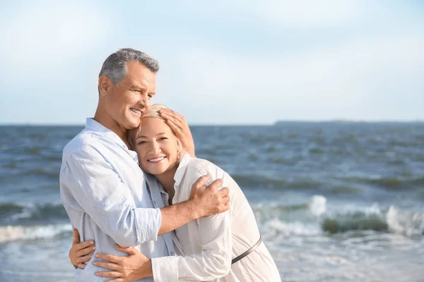 Happy mature couple at sea resort — Stock Photo, Image