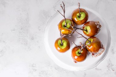 Masada lezzetli şeker elma ile Tatlı standı