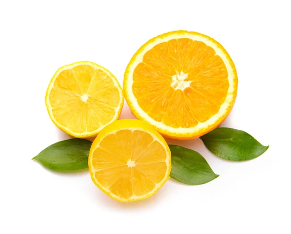 白色背景的新鲜柑橘类水果 — 图库照片