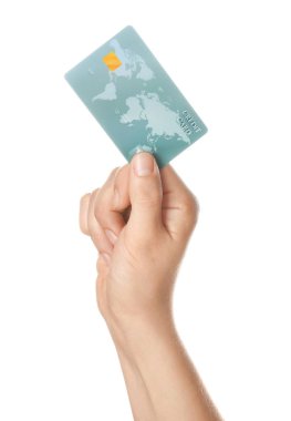 Beyaz arka planda kredi kartı ile kadın el