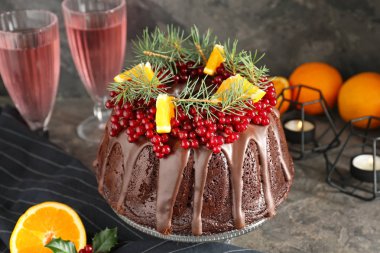 Gri masada lezzetli Noel pasta