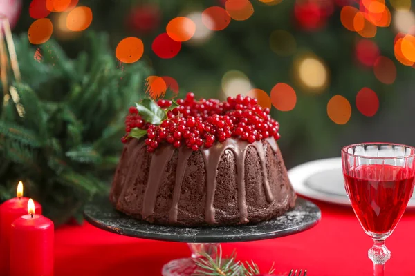 Gustosa torta di Natale in tavola servita a cena — Foto Stock