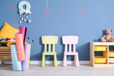 Modern çocuk odasının içi.