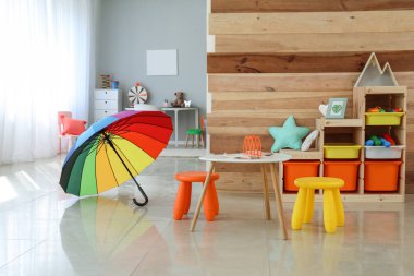 Modern çocuk odasının içi.