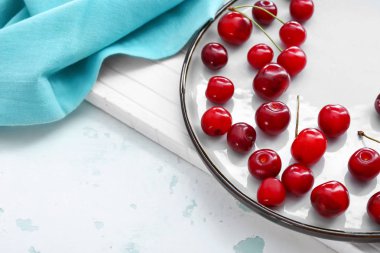 Masada olgun tatlı kiraz ile Plaka