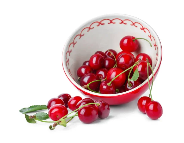 Bowl with ripe sweet cherry on white background — Stock Photo, Image