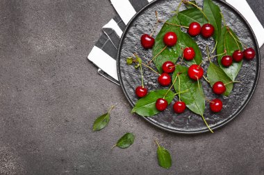 Masada olgun tatlı kiraz ile Plaka