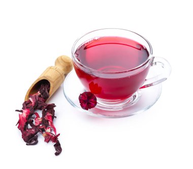 Sıcak hibiscus çay beyaz arka plan üzerinde