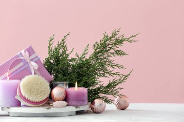 Noel dekor ve masada spa tedavisi için ürünler