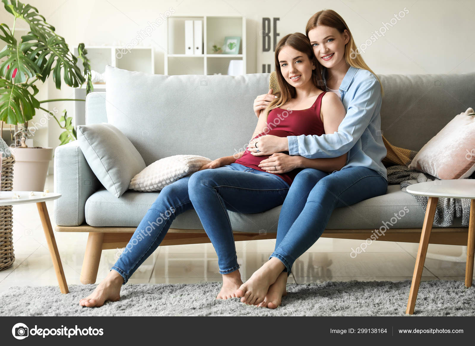 Pregnant Lesbians Pictures