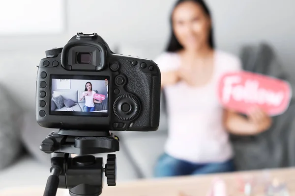 Asian beauty blogger recording video at home — Stock Photo, Image