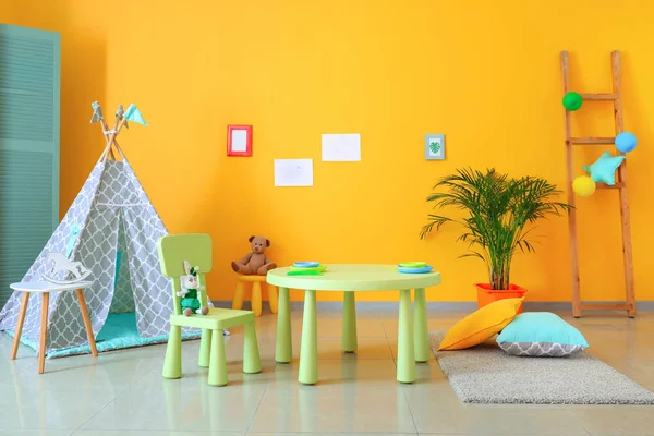Interiér moderního dětského pokoje s týpí — Stock fotografie