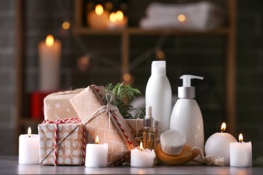 Masada spa tedavisi için ürünler ile Noel hediye kutuları