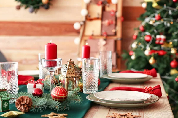 Festive table setting for Christmas dinner at home — Stock Photo, Image