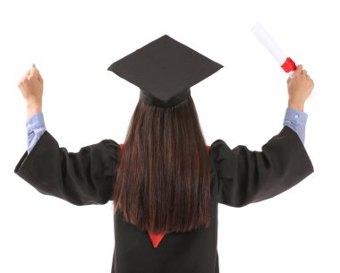 Beyaz arka plan diploması olan kadın mezun