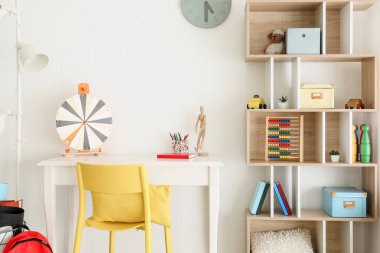 Modern çocuk odasının içi.