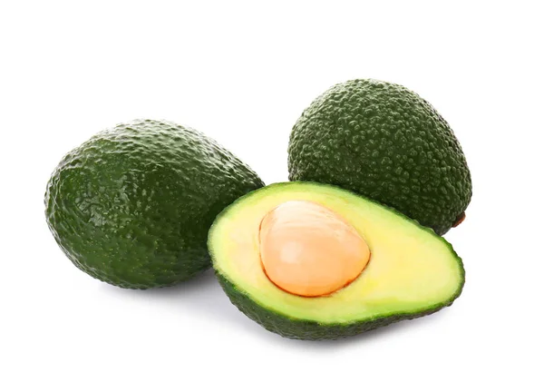 Avocado maturo su sfondo bianco — Foto Stock