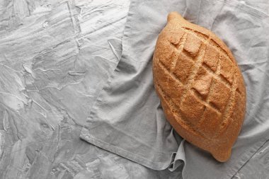 Grunge arka planında taze ekmek