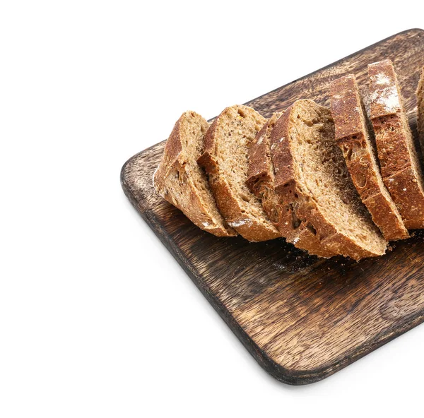 Tablero de madera con sabroso pan cortado sobre fondo blanco — Foto de Stock