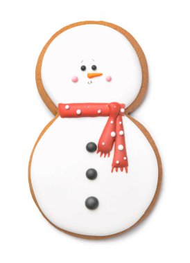 Beyaz arka planda lezzetli Noel kurabiyesi