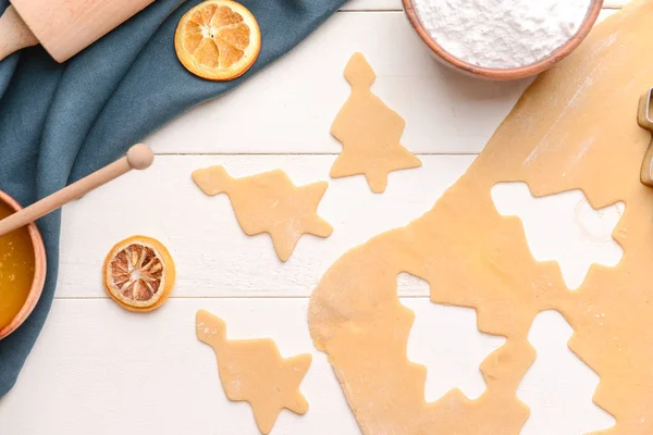 Preparing of tasty Christmas cookies on table — Stock Photo, Image