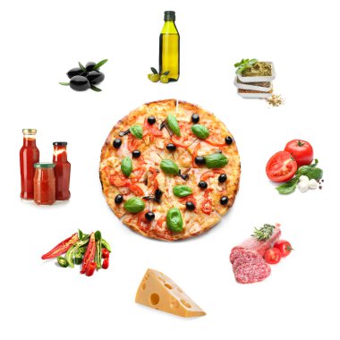 Beyaz arka plan üzerinde malzemelerle lezzetli pizza