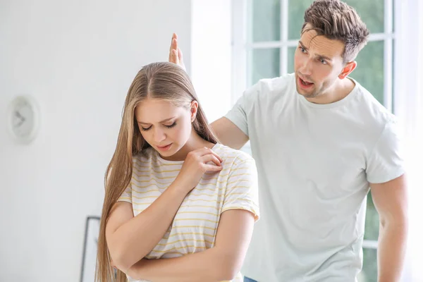 Quarreling couple at home. Concept of divorce — Stock Photo, Image