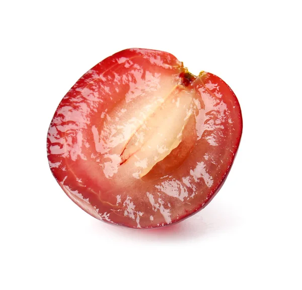 पांढरा पार्श्वभूमीवर परिपक्व कट द्राक्ष — स्टॉक फोटो, इमेज