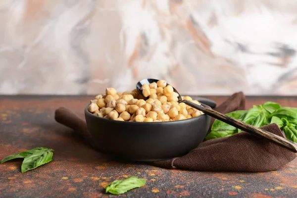 Masada çiğ nohut ile tava kızartma