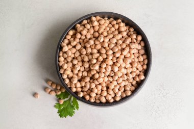 Masada çiğ nohut ile Kase