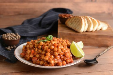 Masada domates soslu lezzetli nohut ile Tabak