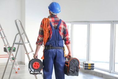 Elektrikli alet ve kablo genişletici iç mekanlarda