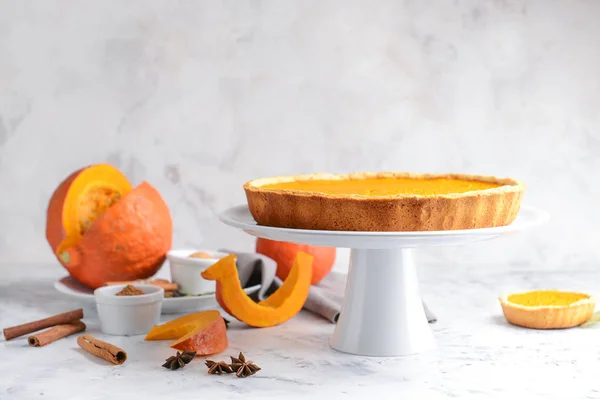 Tasty pumpkin pie on table — Stock Photo, Image