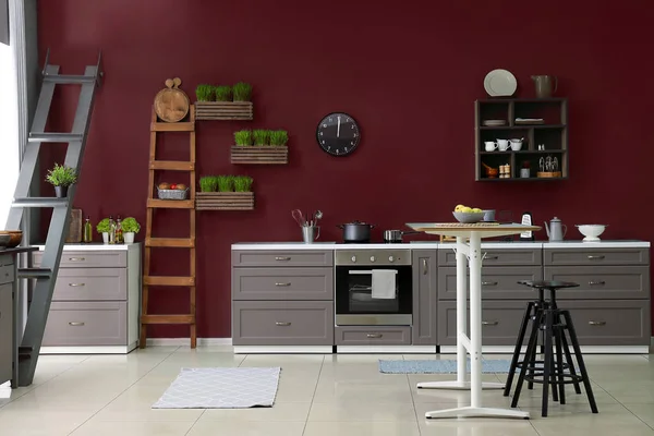 Interior de la cocina moderna con muebles elegantes — Foto de Stock