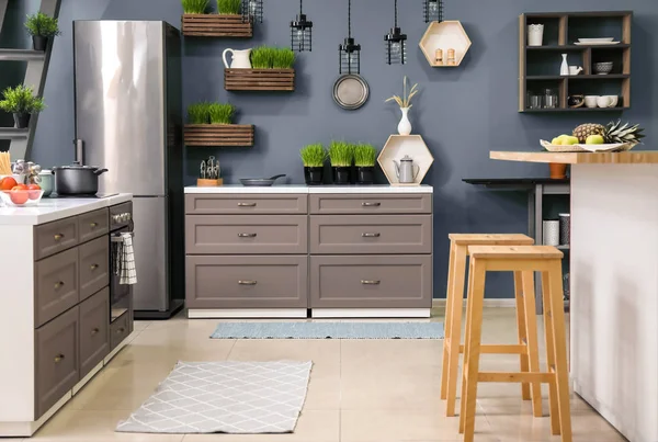 Şık mobilyalar ile modern mutfak iç — Stok fotoğraf