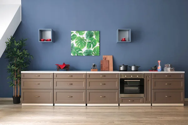 Interior da cozinha moderna com mobiliário elegante — Fotografia de Stock
