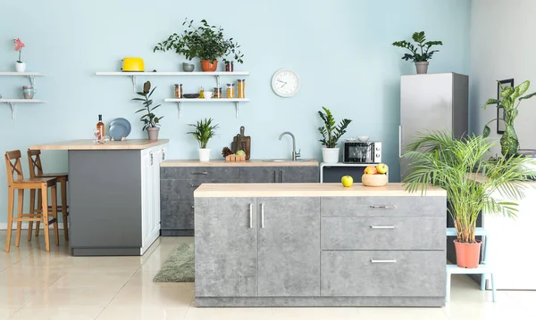 Interior of beautiful modern kitchen — Stock Photo, Image