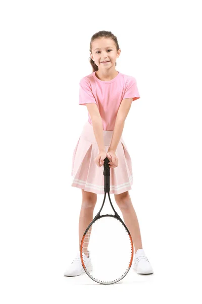Beyaz arka planda tenis raketi olan sevimli küçük bir kız. — Stok fotoğraf